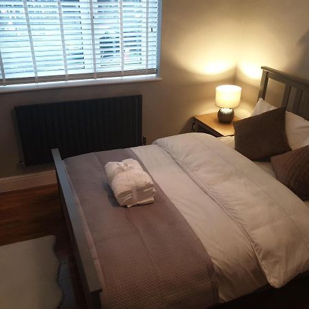 Arsenal Highbury & Islington Beautifully Presented Bed & Breakfast London Bagian luar foto