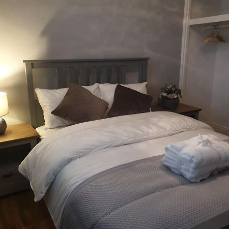 Arsenal Highbury & Islington Beautifully Presented Bed & Breakfast London Bagian luar foto