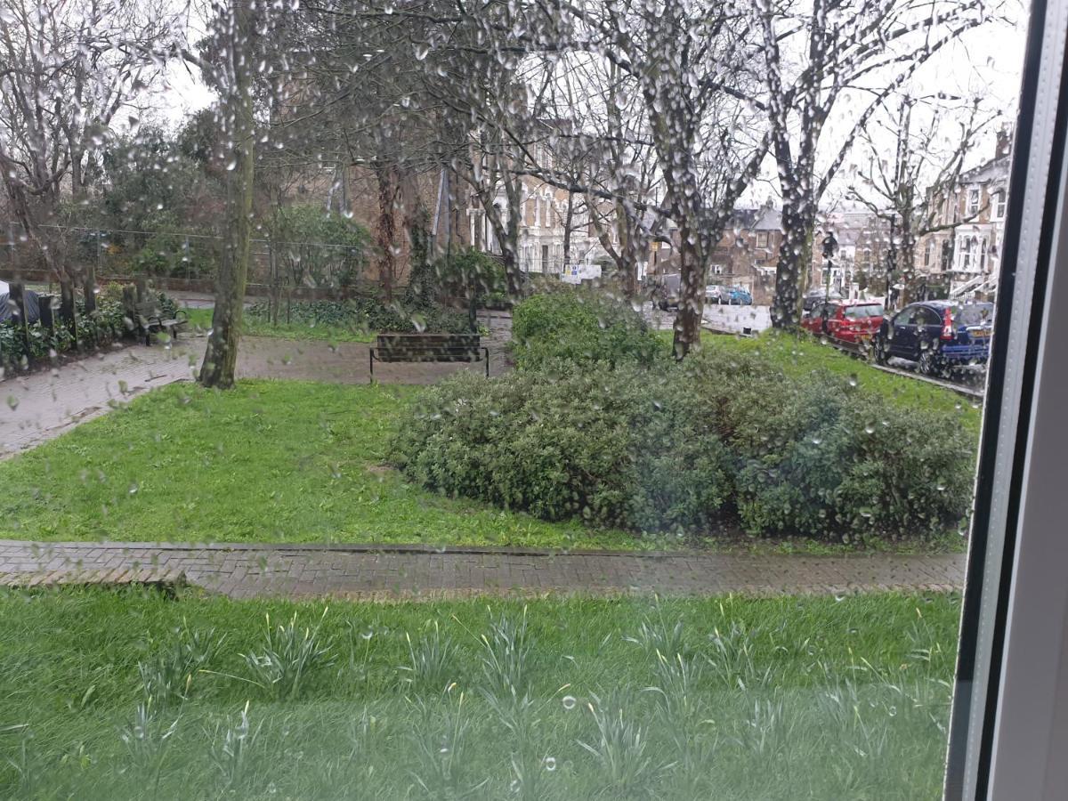 Arsenal Highbury & Islington Beautifully Presented Bed & Breakfast London Bagian luar foto